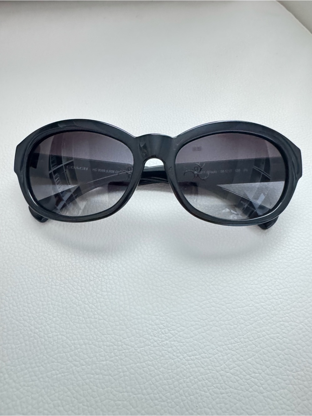 Coach Like New Gisele Sunglasses With Case for Women - Picture 4 of 12